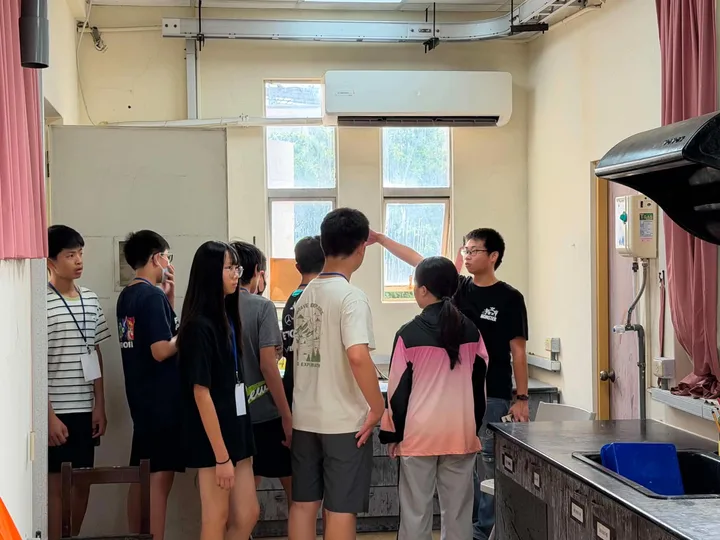 科技營隊研習講師與課程助教